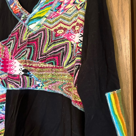 Paisley & Sage Tee plus Sz 2X black v-neck abstract colorful panels - Picture 5 of 5